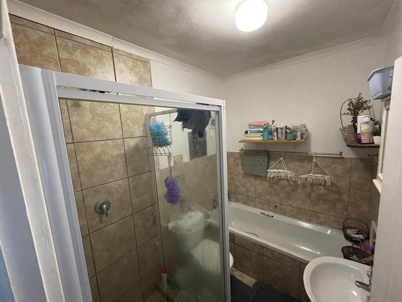 2 Bedroom Property for Sale in Gordons Bay Western Cape